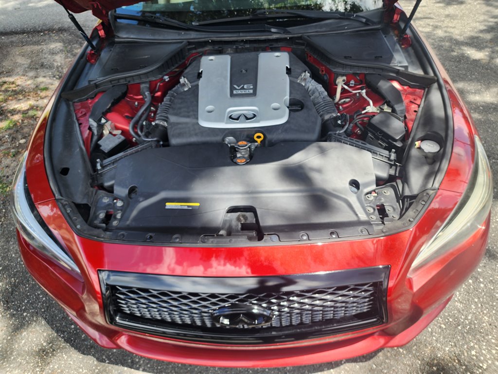 2014 Infiniti Q50 photo