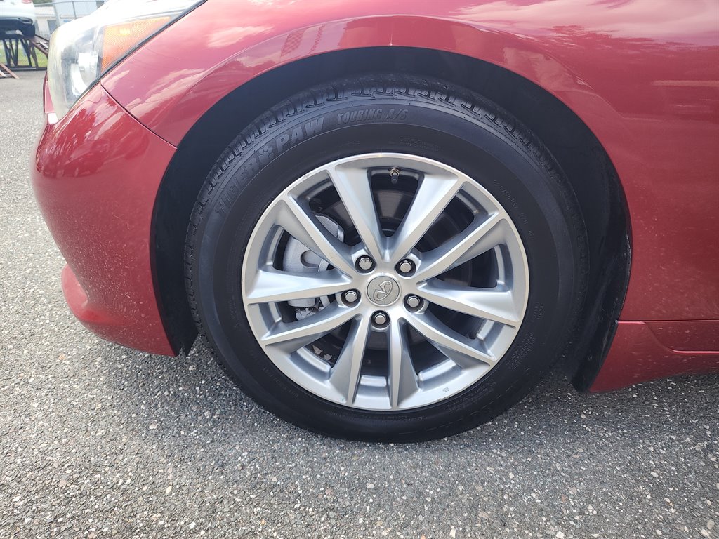 2014 Infiniti Q50 photo