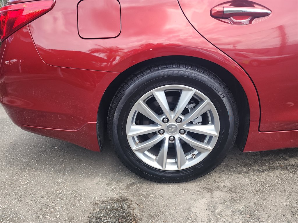 2014 Infiniti Q50 photo