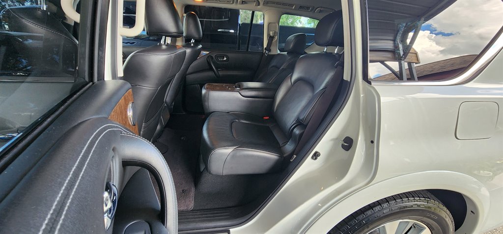 2017 INFINITI QX80 - $15,500