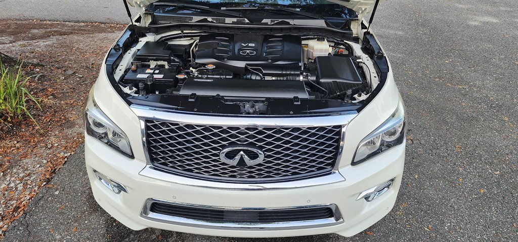 2017 INFINITI QX80 - $15,500