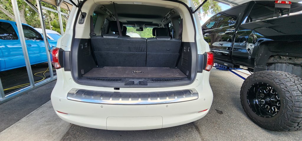 2017 INFINITI QX80 - $15,500