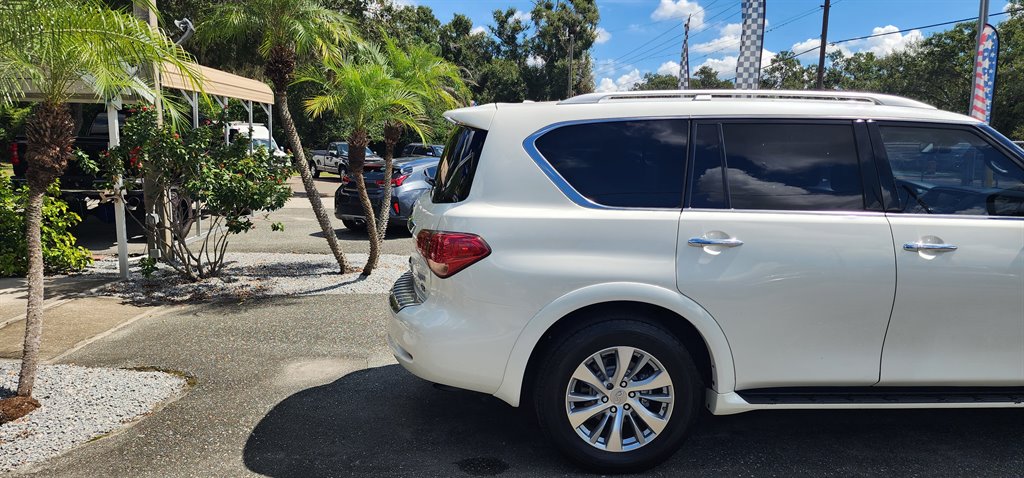 2017 INFINITI QX80 - $15,500