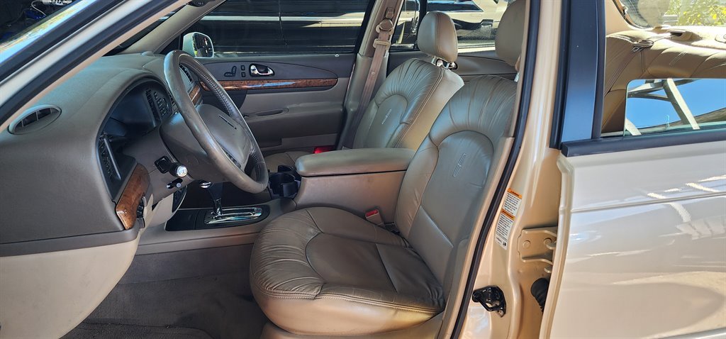 2001 Lincoln Continental - $5,995