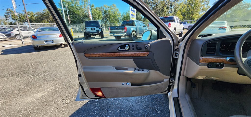 2001 Lincoln Continental - $5,995