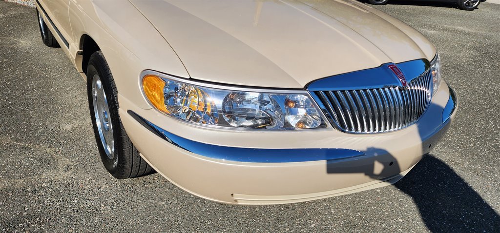 2001 Lincoln Continental - $5,995
