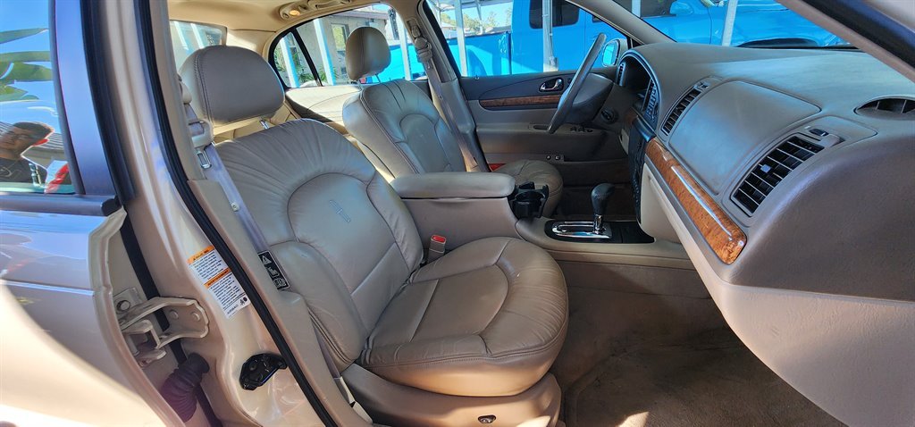 2001 Lincoln Continental - $5,995