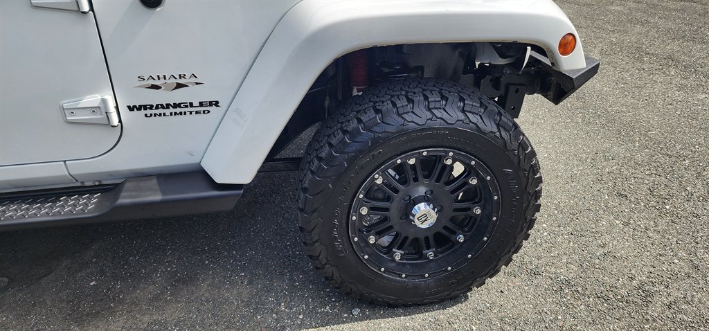 2016 Jeep Wrangler - $13,995