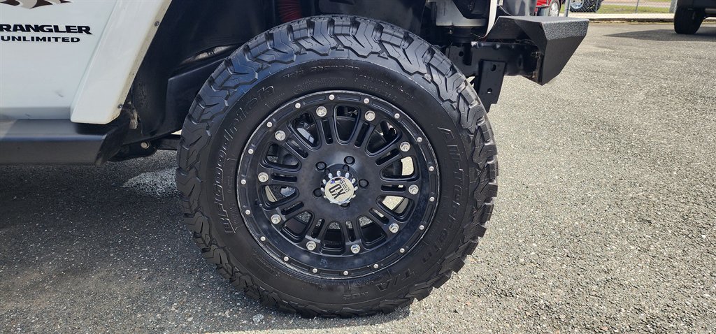 2016 Jeep Wrangler - $13,995