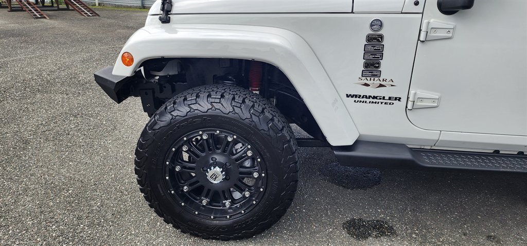 2016 Jeep Wrangler - $13,995