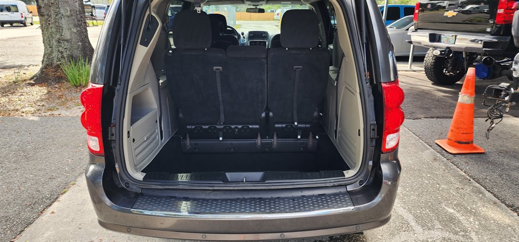 2016 Dodge Grand Caravan - $4,995