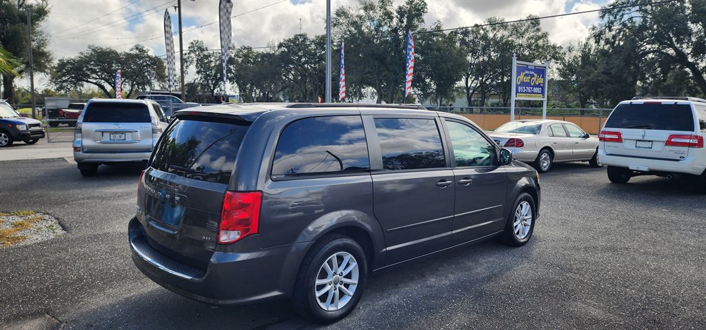 2016 Dodge Grand Caravan - $4,995