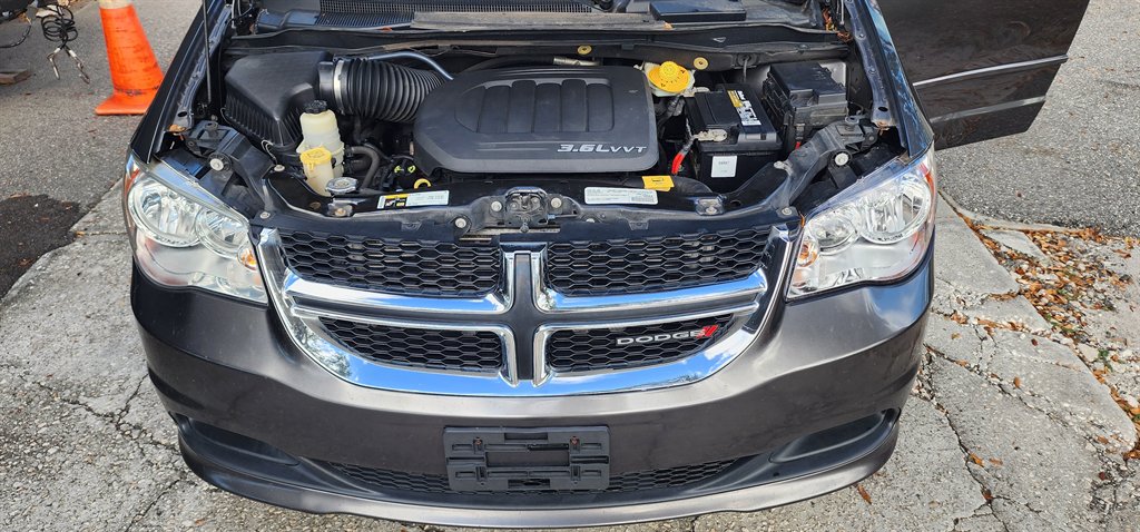2016 Dodge Grand Caravan - $4,995