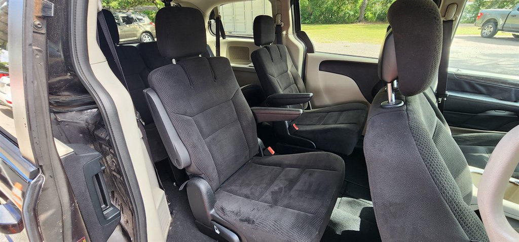 2016 Dodge Grand Caravan - $4,995