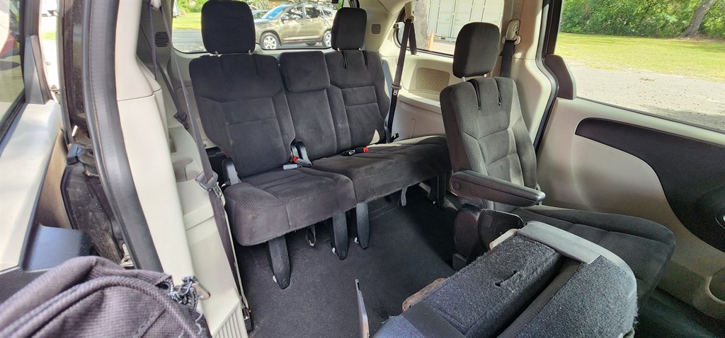 2016 Dodge Grand Caravan - $4,995
