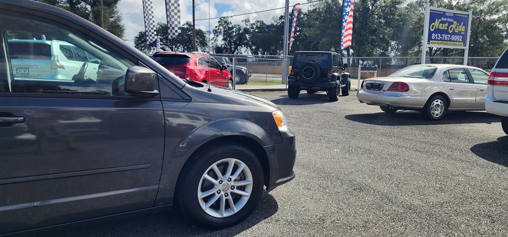 2016 Dodge Grand Caravan - $4,995