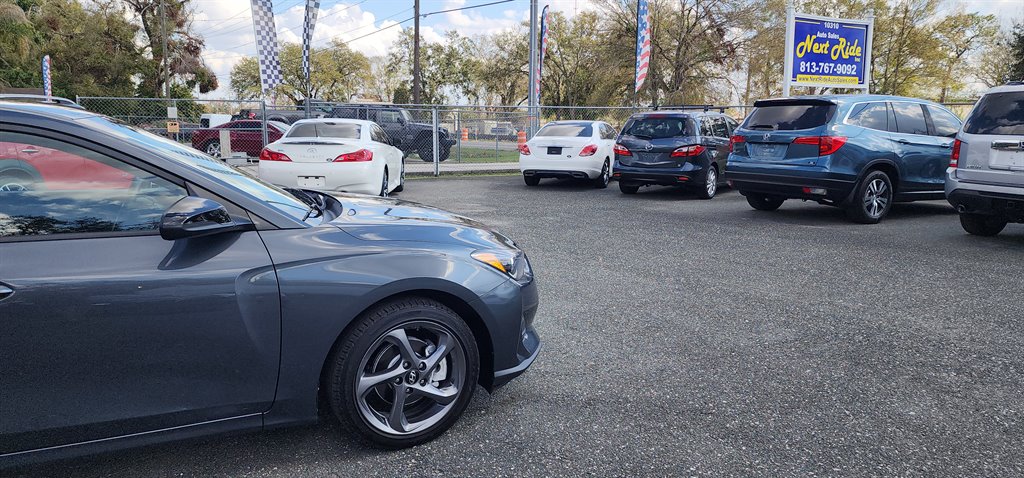 2019 Hyundai Veloster Sport photo