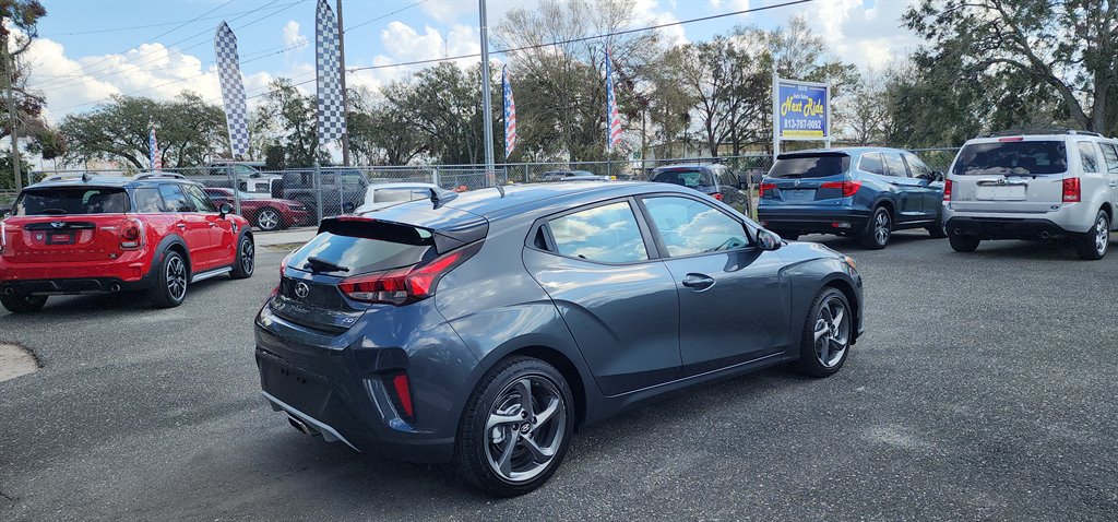2019 Hyundai Veloster Sport photo