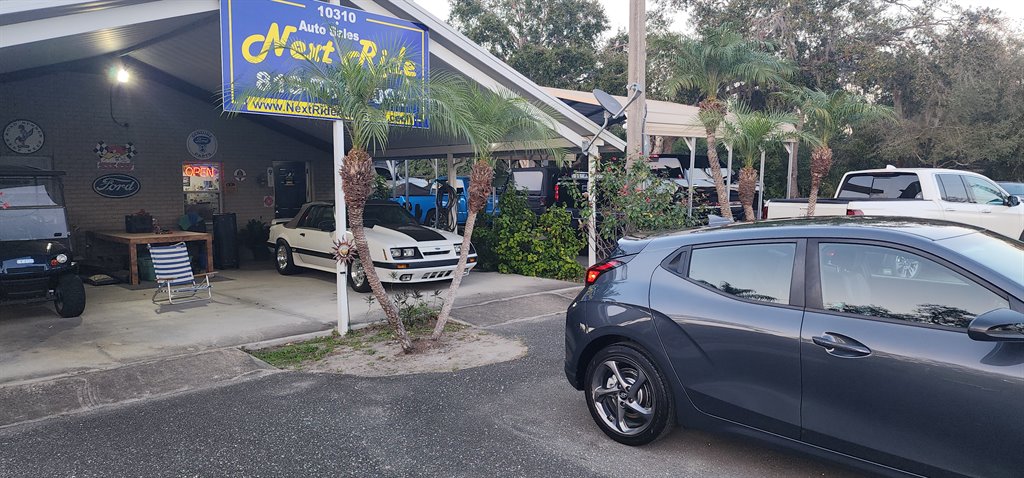 2019 Hyundai Veloster Sport photo