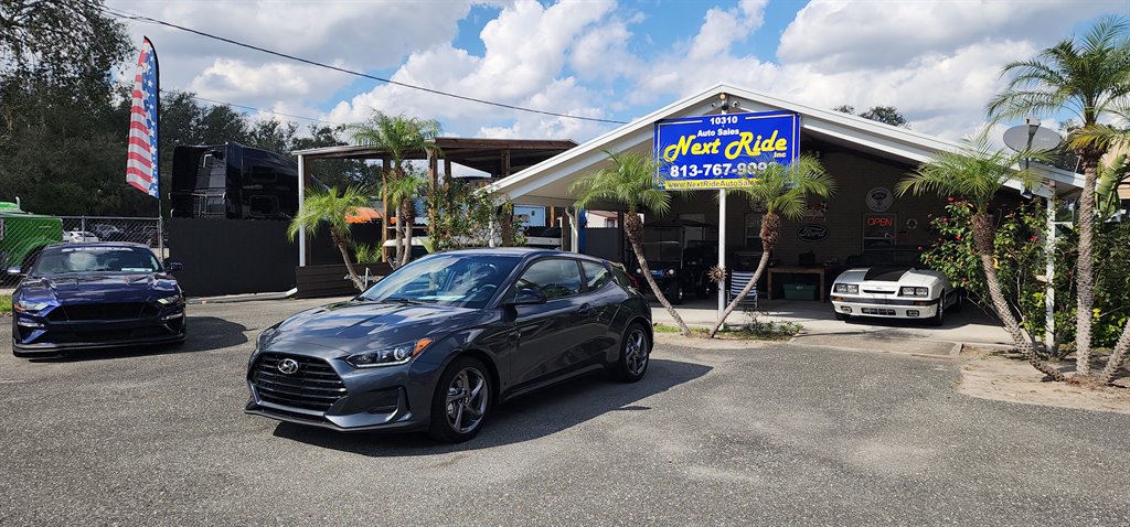 2019 Hyundai Veloster Sport photo