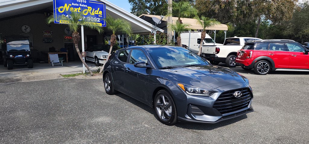 2019 Hyundai Veloster Sport photo