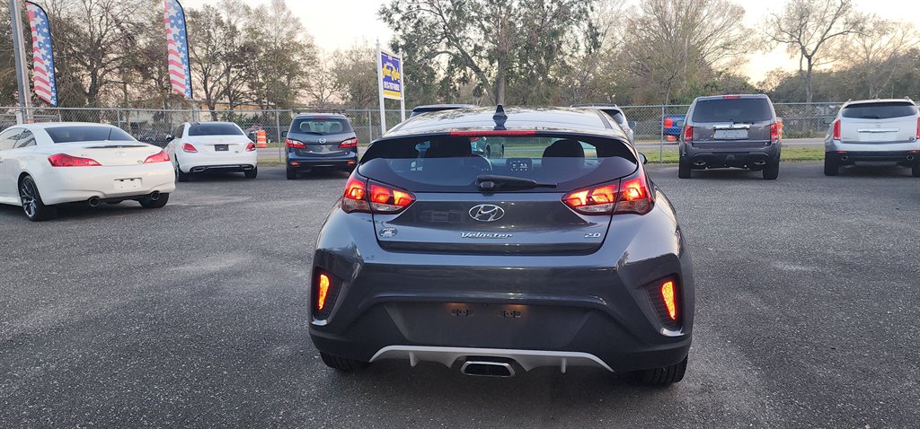 2019 Hyundai Veloster Sport photo