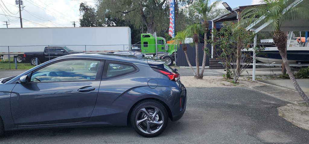 2019 Hyundai Veloster Sport photo