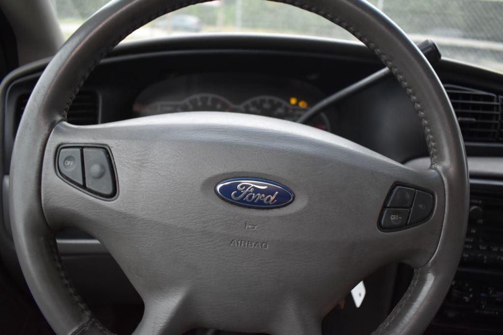 2002 Ford Windstar SE photo