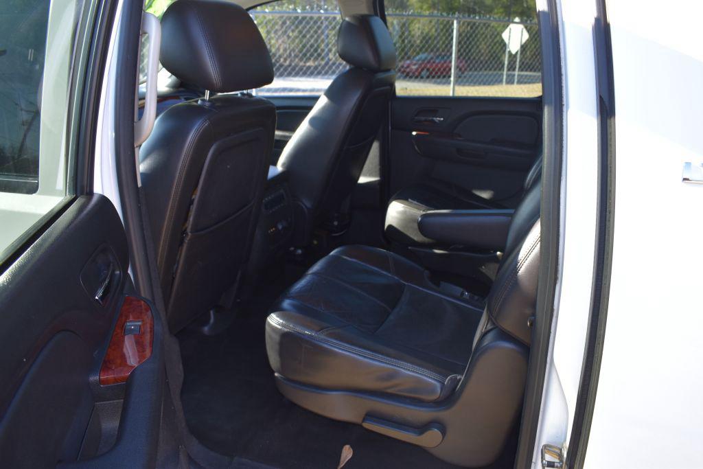 2011 Chevrolet Suburban LT 1500 photo