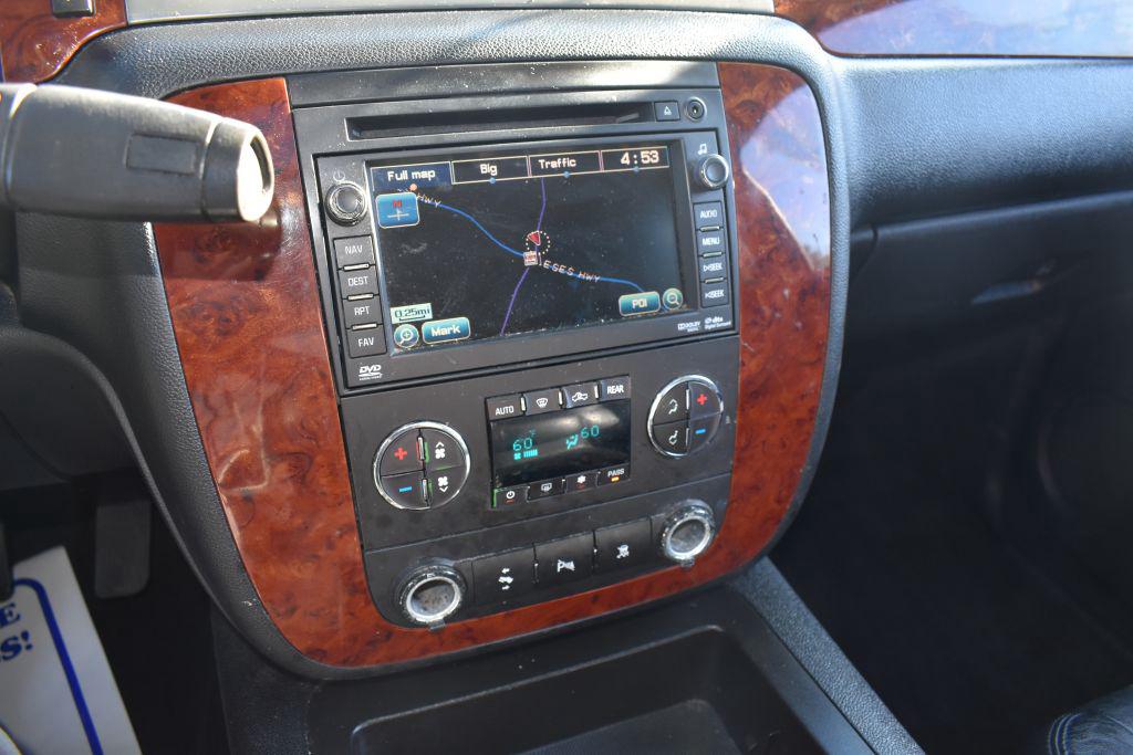 2011 Chevrolet Suburban LT 1500 photo