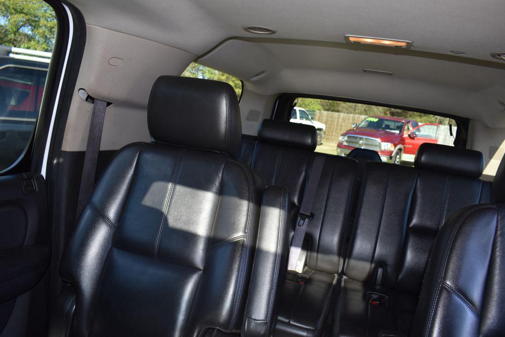 2011 Chevrolet Suburban LT 1500 photo