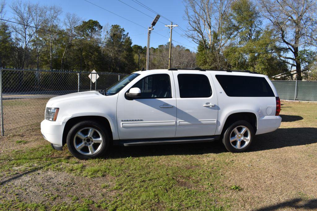 2011 Chevrolet Suburban LT 1500 photo