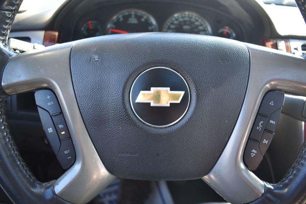 2011 Chevrolet Suburban LT 1500 photo