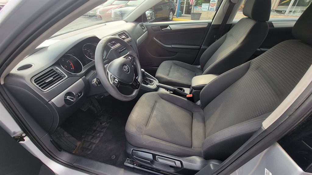 2015 VOLKSWAGEN Jetta Sedan - $8,995
