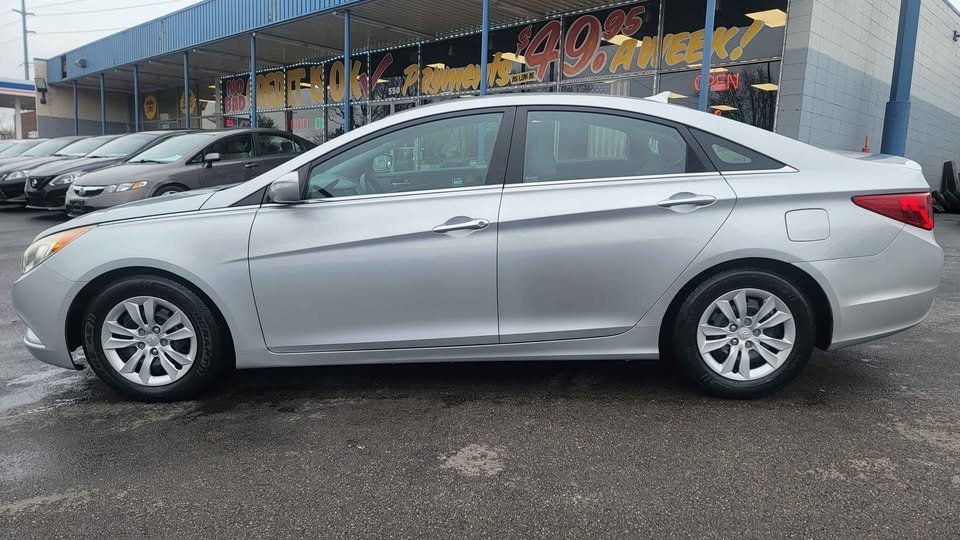 2011 Hyundai Sonata GLS photo