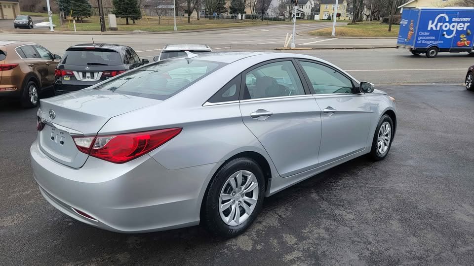 2011 Hyundai Sonata GLS photo