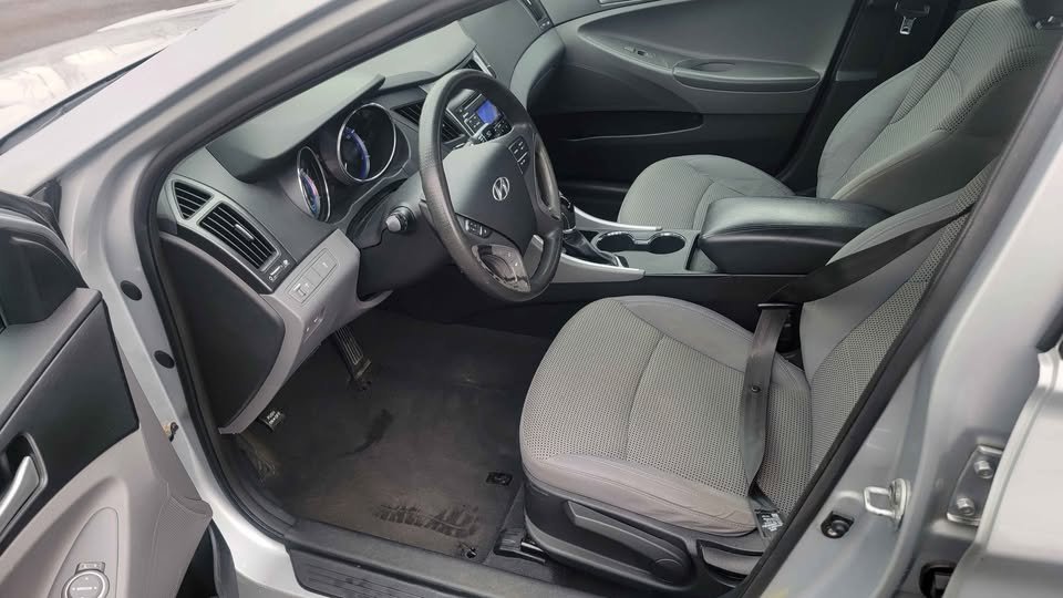 2011 Hyundai Sonata GLS photo