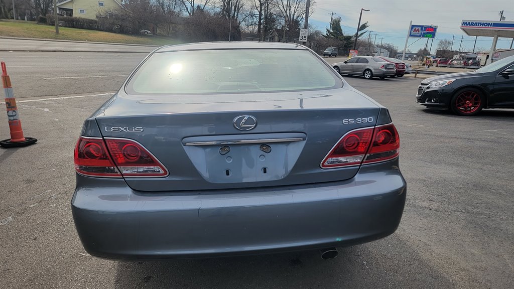 2005 Lexus ES 330 photo