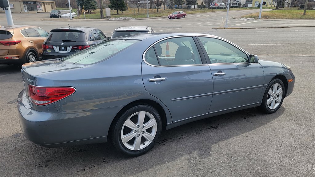 2005 Lexus ES 330 photo