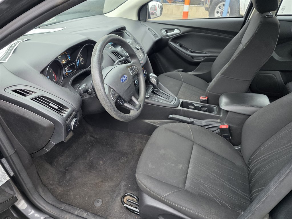 2016 Ford Focus SE photo