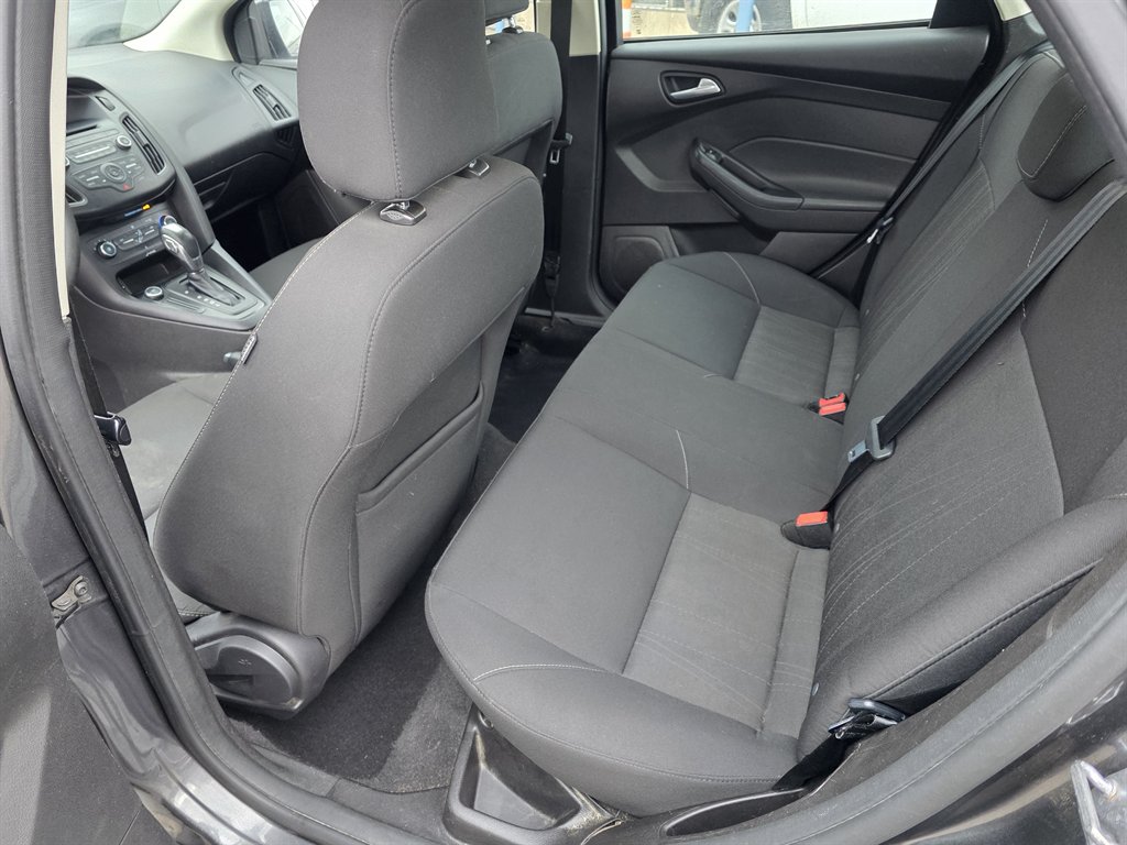 2016 Ford Focus SE photo
