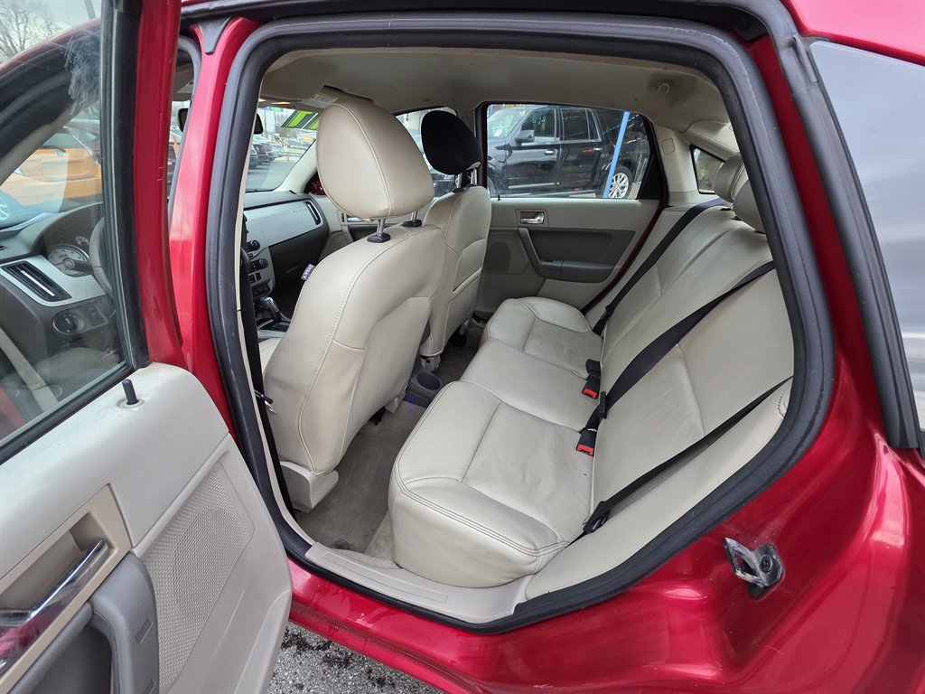 2011 Ford Focus SEL photo