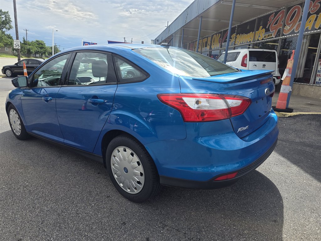 2012 Ford Focus - $8,995