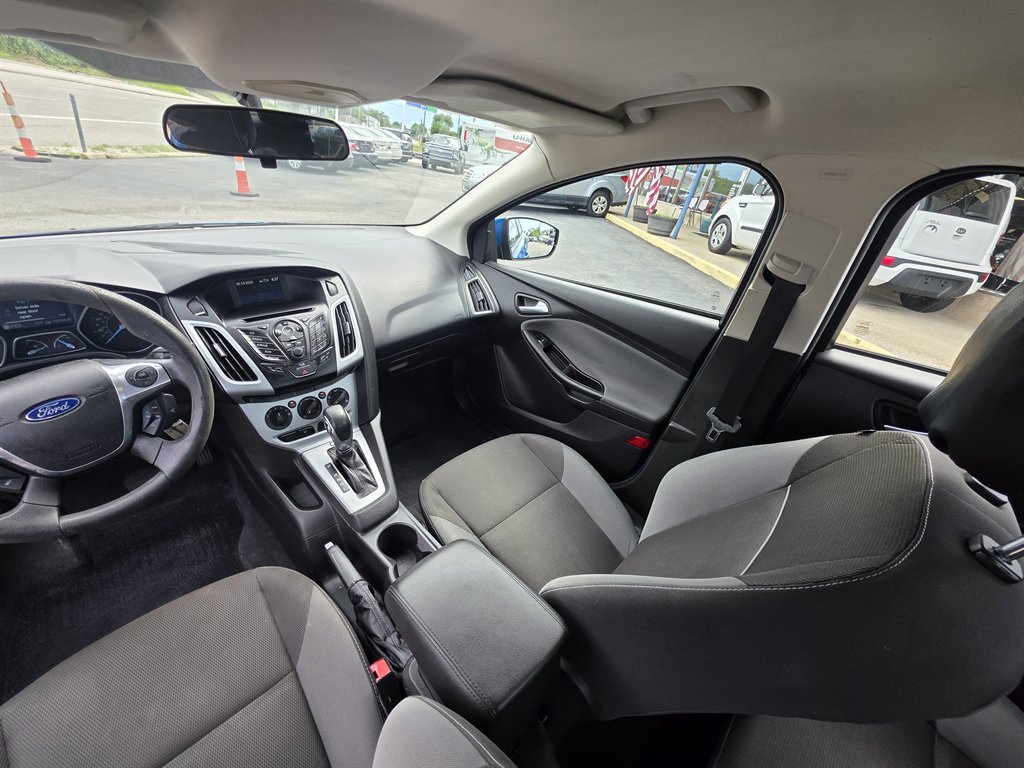 2012 Ford Focus - $8,995