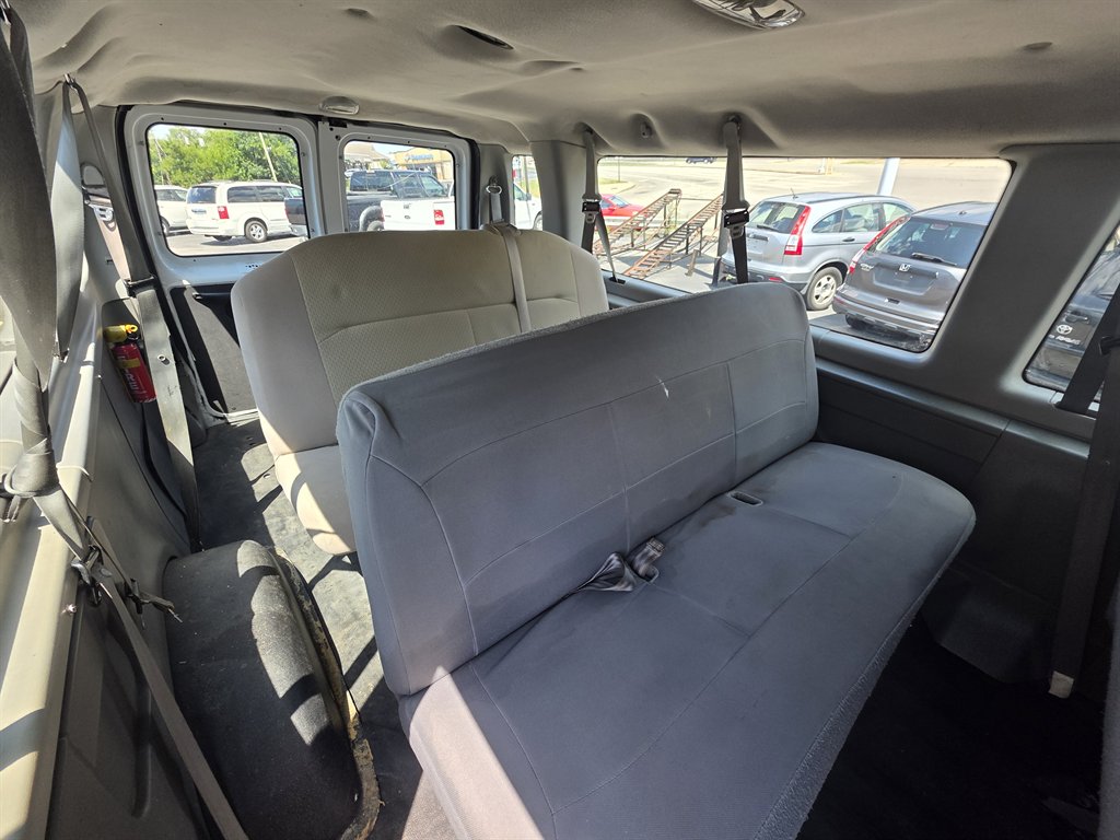 2006 Ford E-350 - $6,995