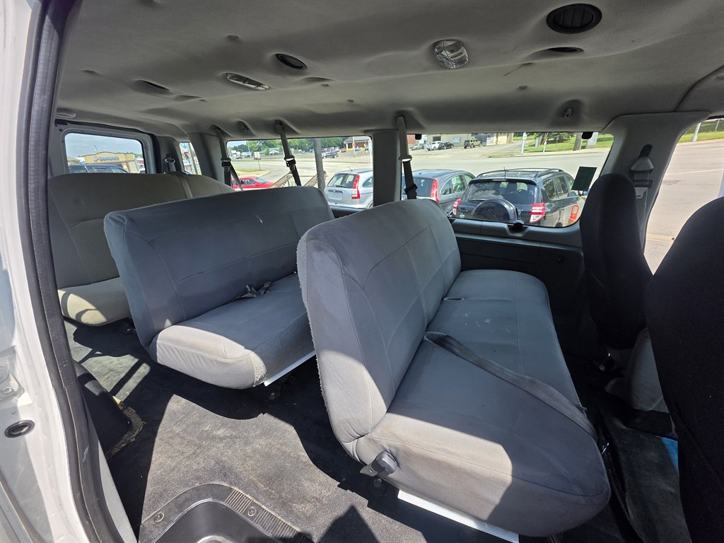 2006 Ford E-350 - $6,995