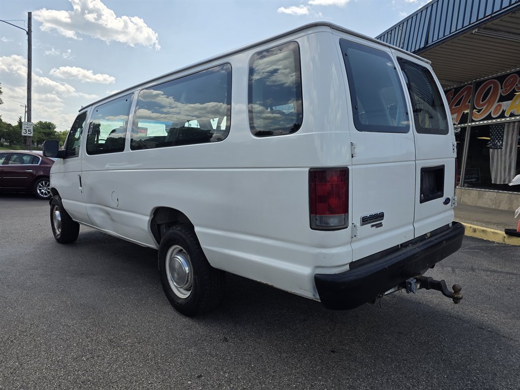 2006 Ford E-350 - $6,995