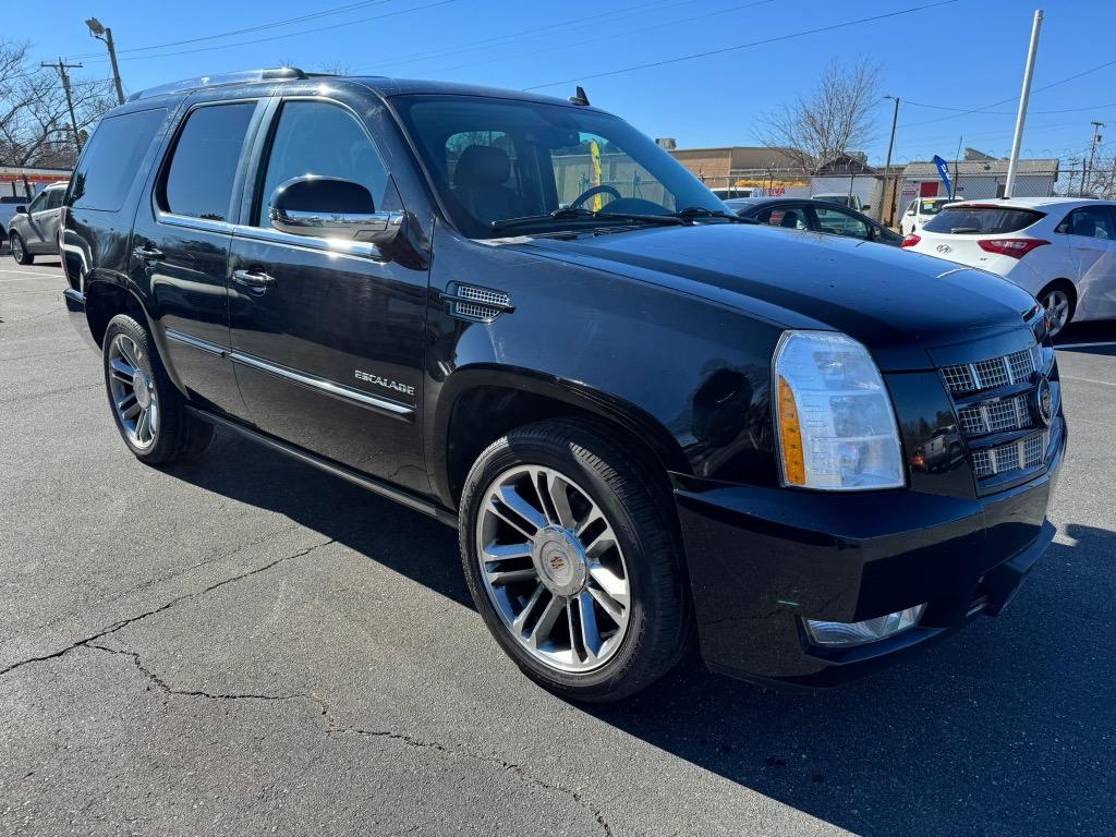 2013 Cadillac Escalade Premium photo