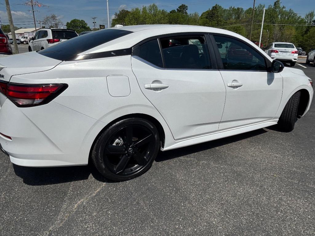 2021 Nissan Sentra SR photo