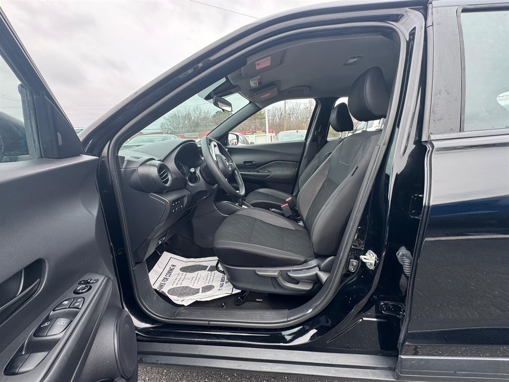 2020 Nissan Kicks - $10,600